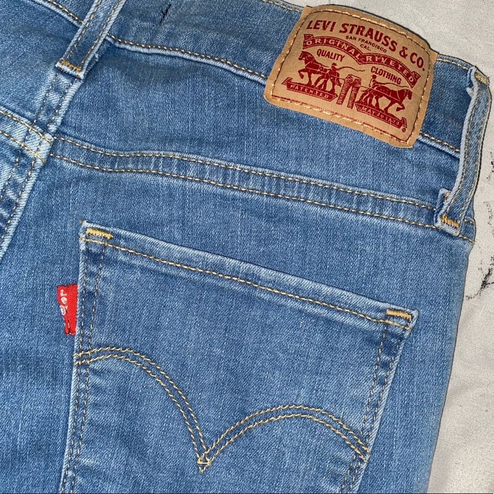 Levi’s - Picture 5 of 6